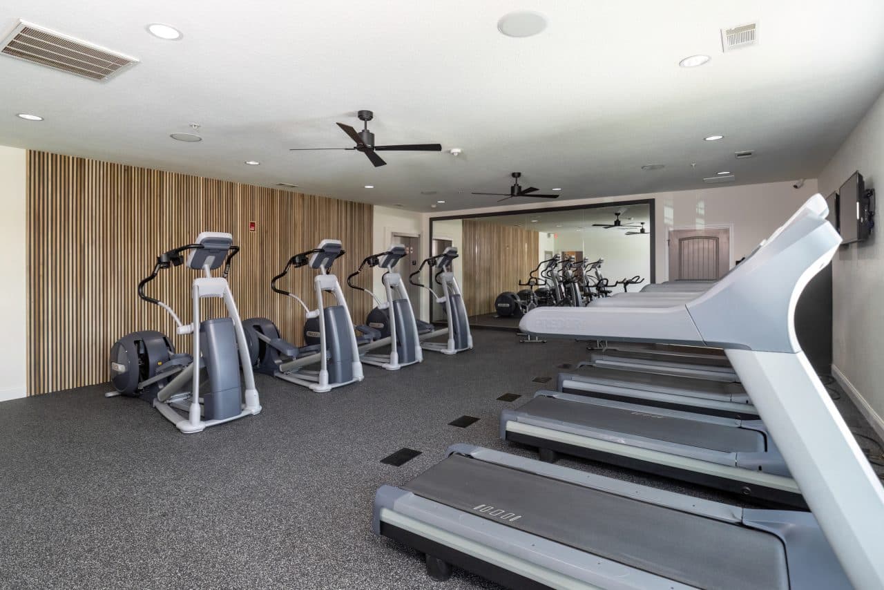 the-collective-at-columbia-apartments-near-the-university-of-missouri-24-hour-fitness-center-machines