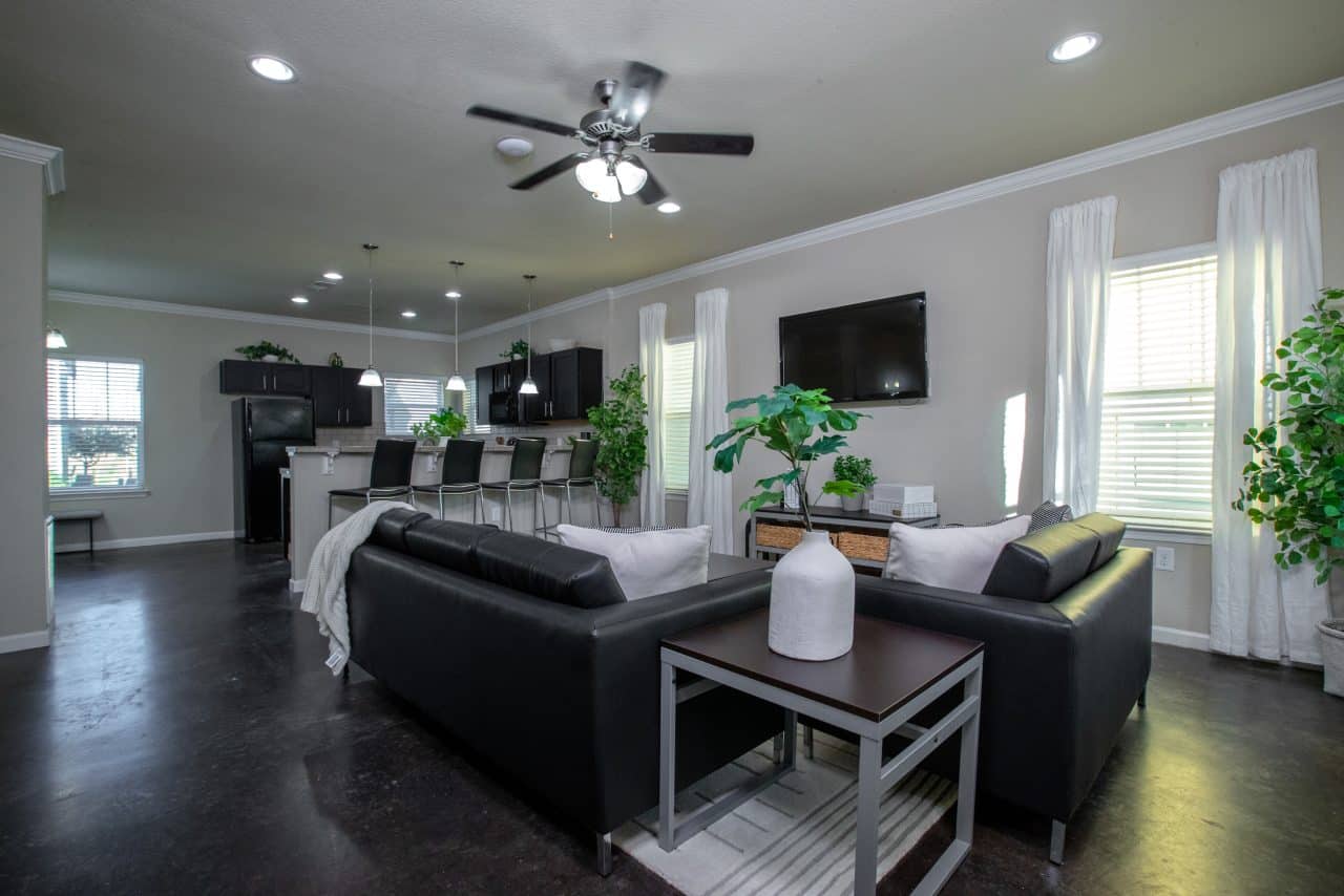 the-collective-at-columbia-apartments-near-the-university-of-missouri-funished-living-space