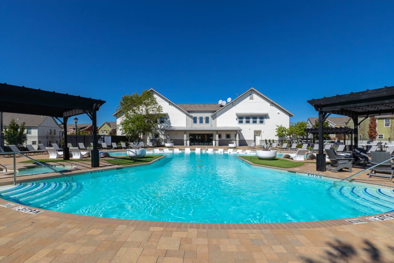 the-collective-at-columbia-apartments-near-the-university-of-missouri-pool-clubhouse-lounge-seating