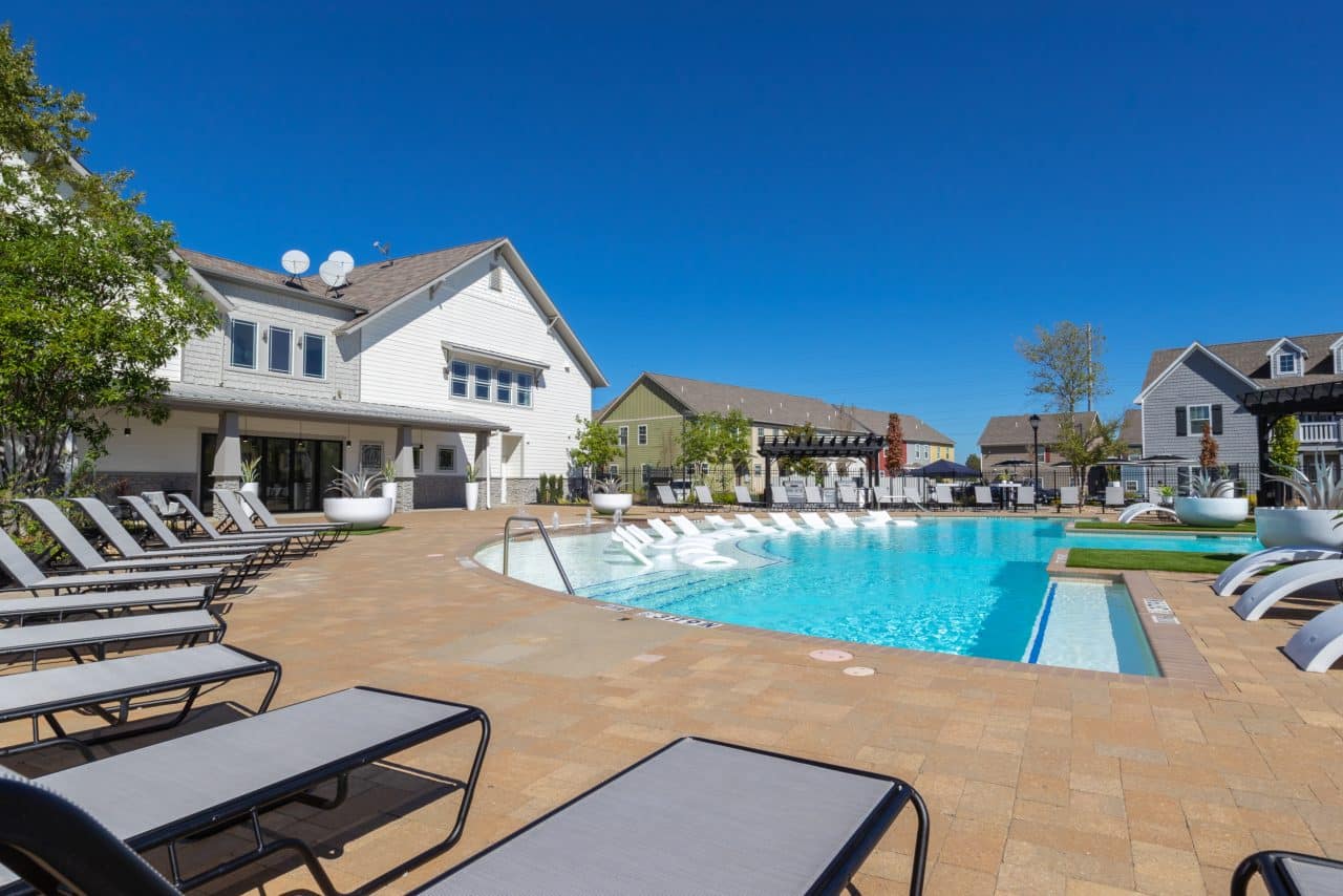 the collective at columbia 65201 apartments near the university of missouri resort style pool
