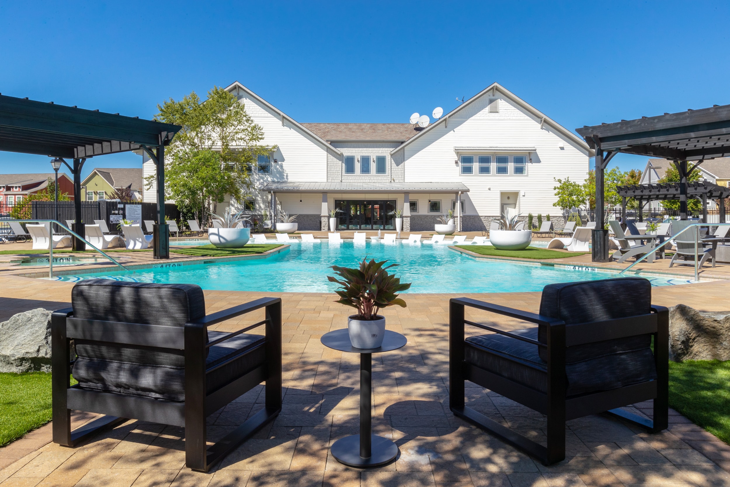 the collective at columbia apartments off campus housing mizzou resort style pool seating